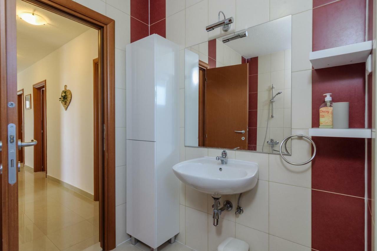 Apartman Niko Kaštela Exterior foto